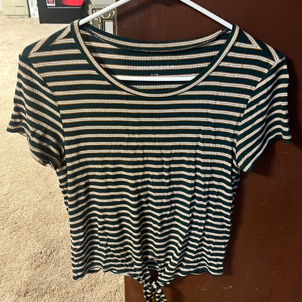 Short sleeve with tie at bottom